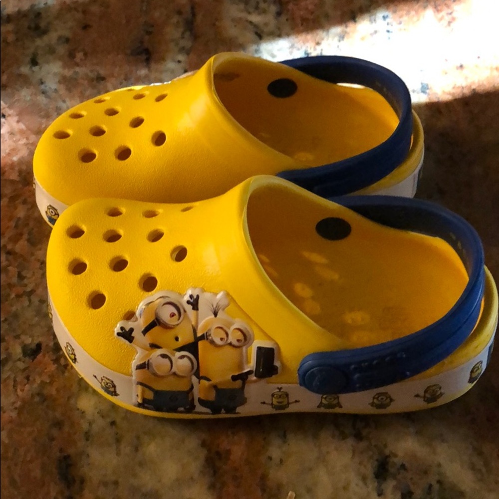 Minion Crocs Size 6